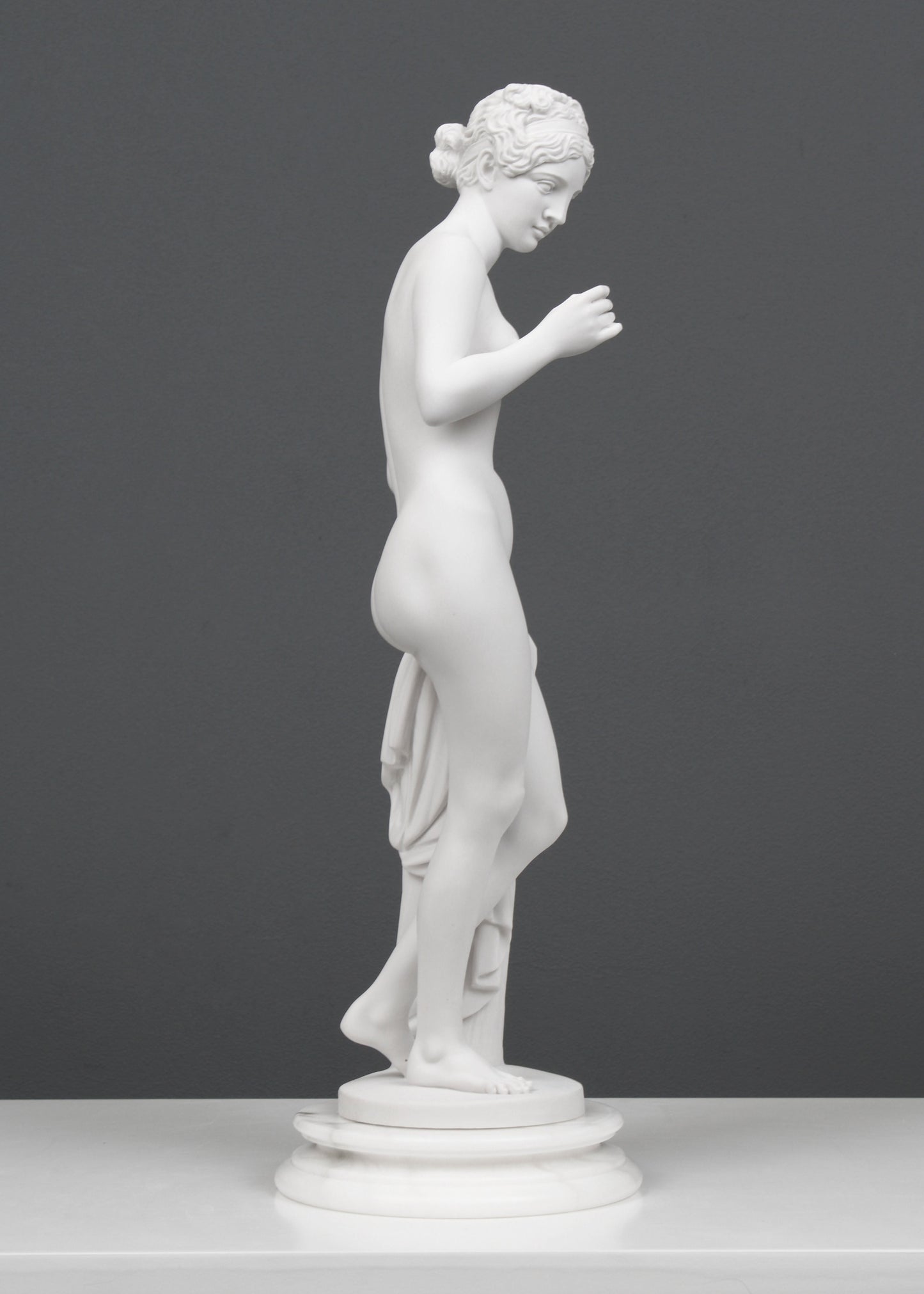 Venus with the Apple Statue by Bertel Thorvaldsen