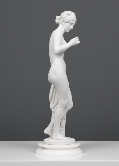 Venus with the Apple Statue by Bertel Thorvaldsen
