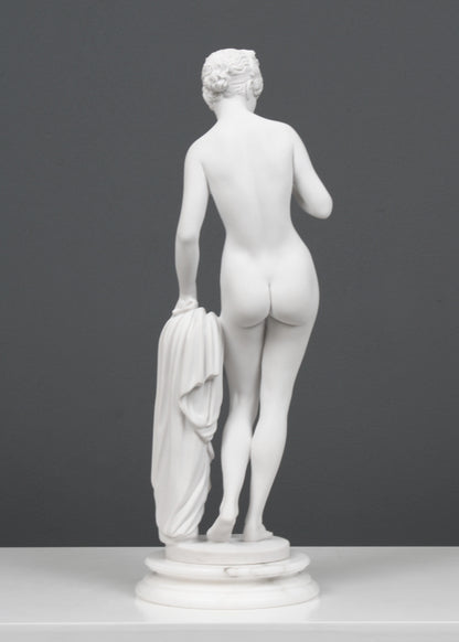 Venus with the Apple Statue by Bertel Thorvaldsen