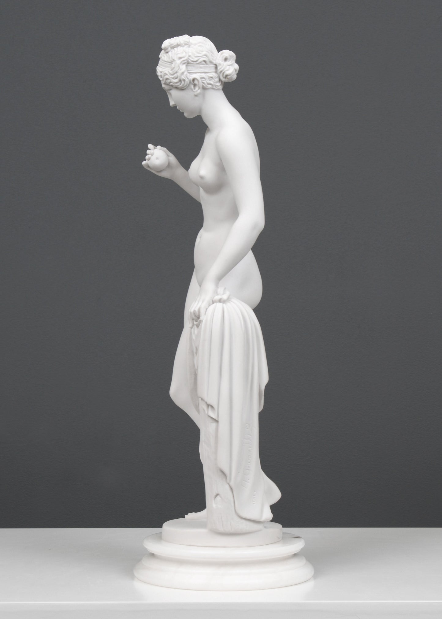 Venus with the Apple Statue by Bertel Thorvaldsen