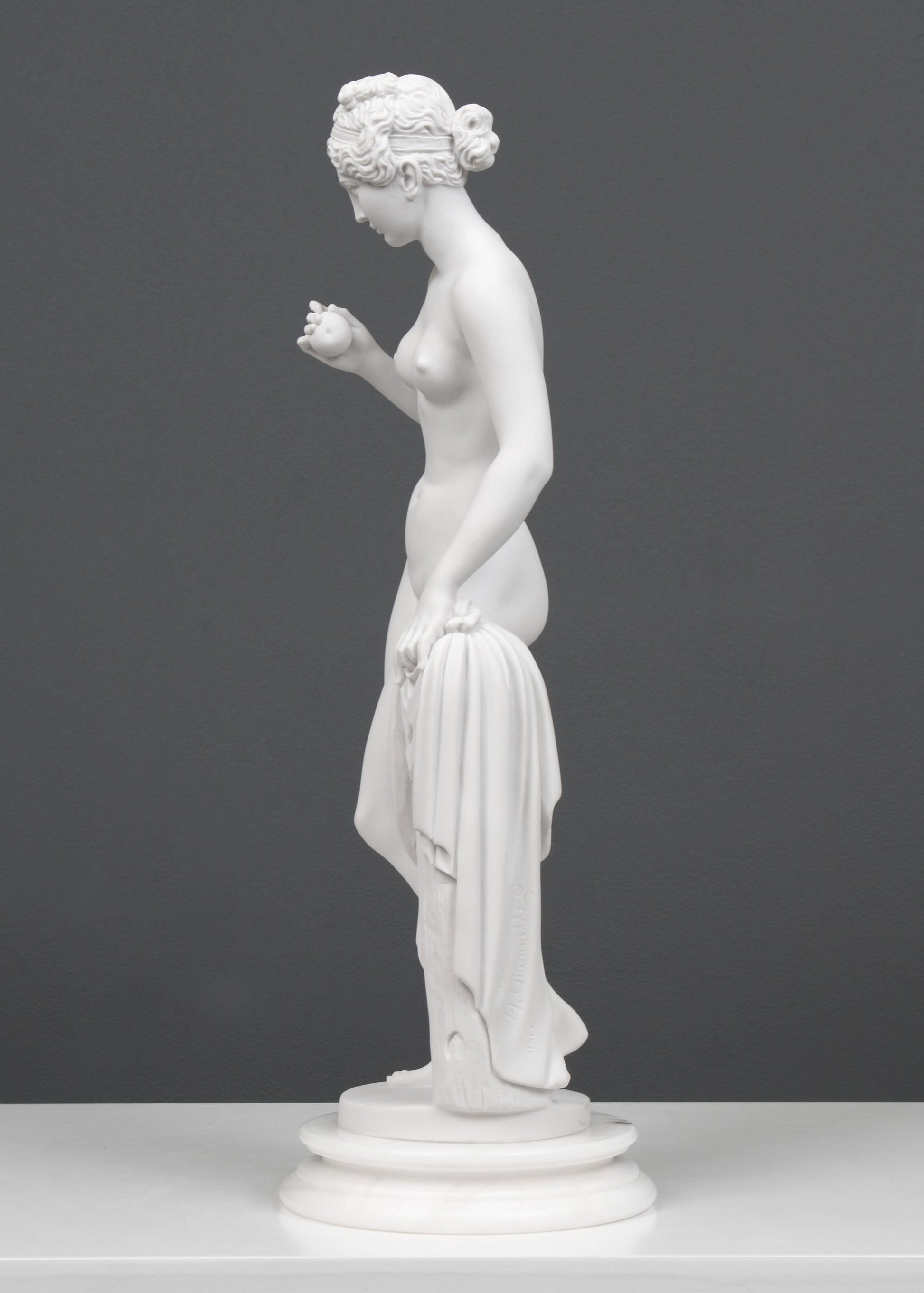 Venus with the Apple Statue by Bertel Thorvaldsen