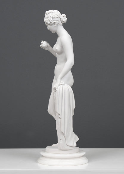 Venus with the Apple Statue by Bertel Thorvaldsen