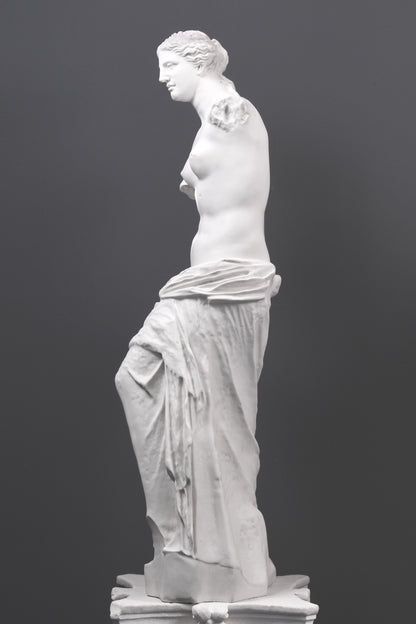 Venus De Milo Statue
