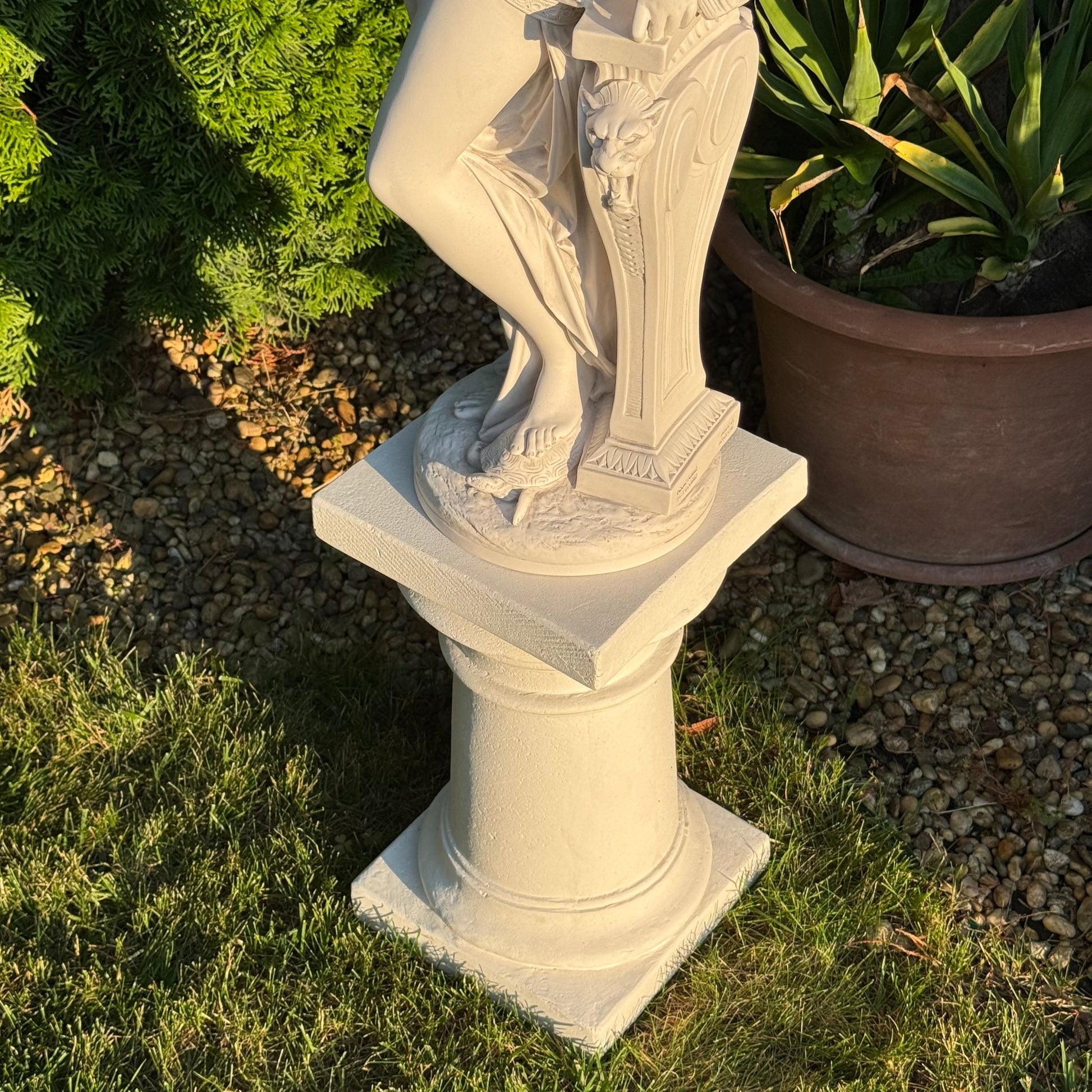 Harvest Goddess Statue - Ceres & Demeter