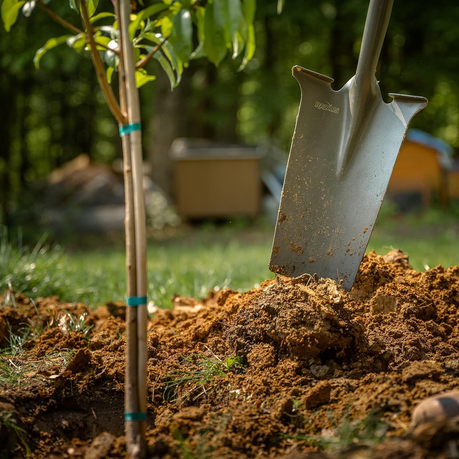 25111 Pro-Lite Ergonomic Carbon Steel Spade, Red