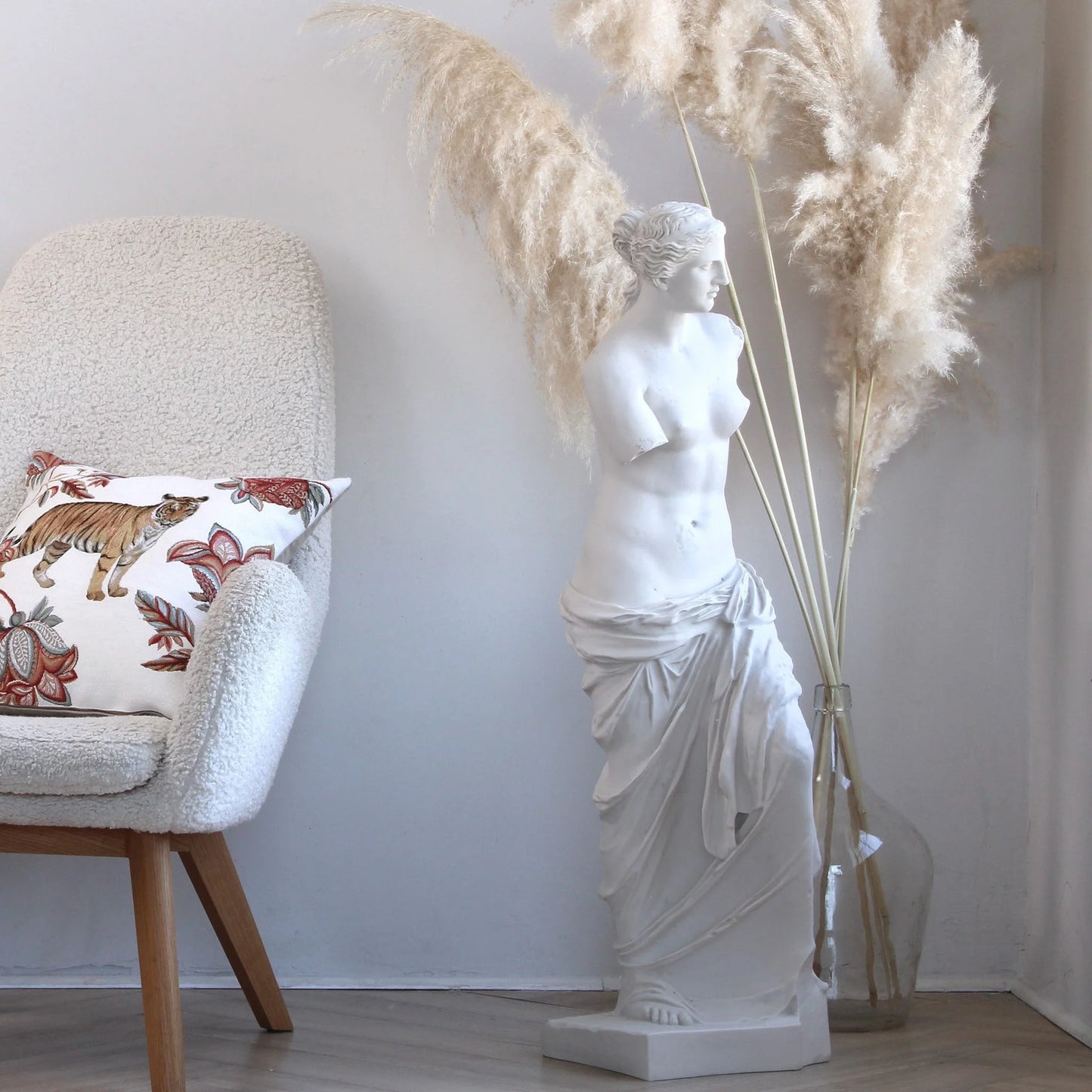 Venus De Milo Statue