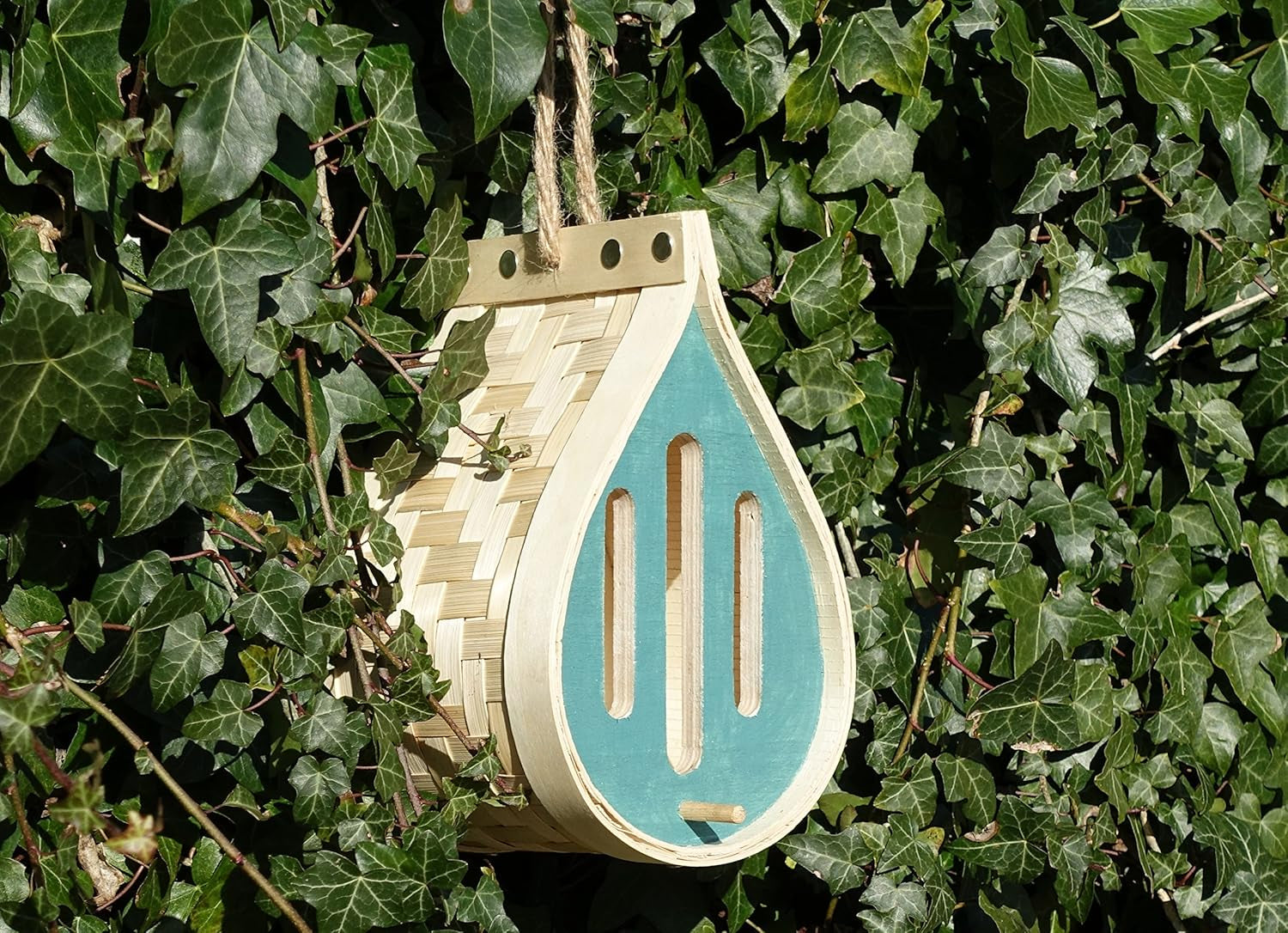 Dew Drop Butterfly House Garden Habitat - Wooden Nest for Bugs, Butterflies, Moths & Lacewings