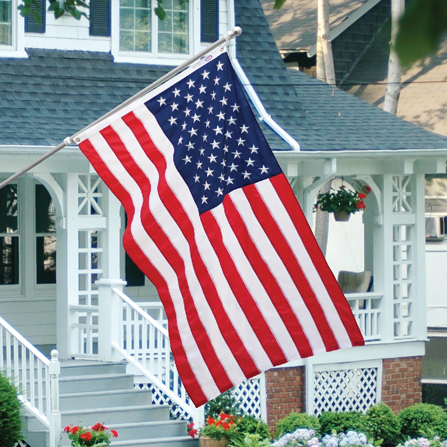 American Nylon Flag with Sewn Stripes and Embroidered Stars by Annin, 3’ X 5’