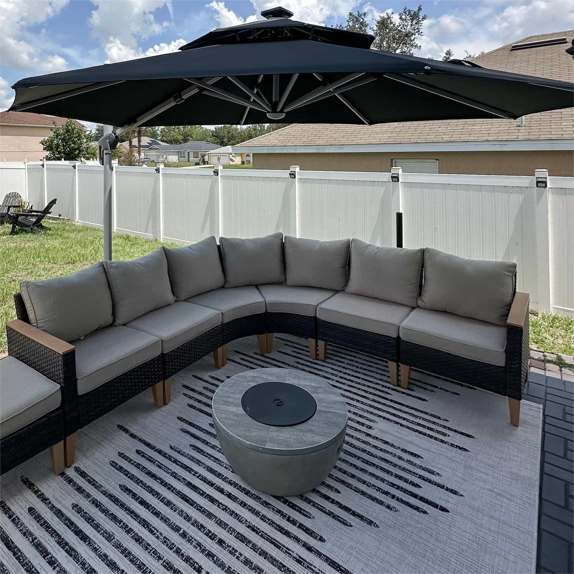 Round Cantilever Umbrella with Base, Outdoor Umbrellas with Lights